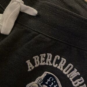 Abercrombie & Fitch Charcoal Joggers with White Drawstring size Large girls